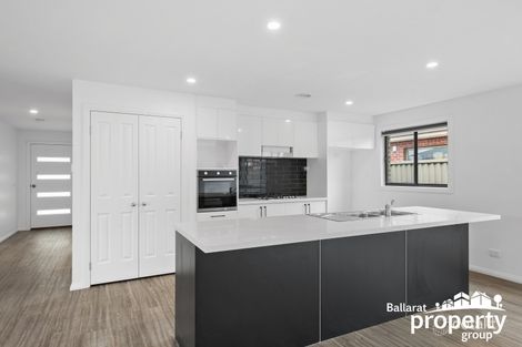 Property photo of 52 Willoby Drive Alfredton VIC 3350