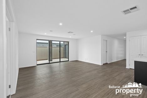 Property photo of 52 Willoby Drive Alfredton VIC 3350