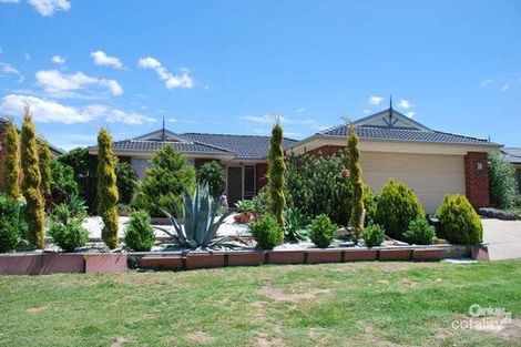 7 Fairweather Dr, Burnside, VIC 3023