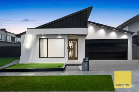 32 Nitraria St, Mickleham, VIC 3064