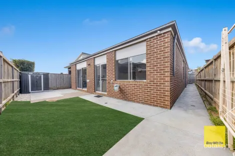 Property photo of 13 Fishbone Avenue Werribee VIC 3030