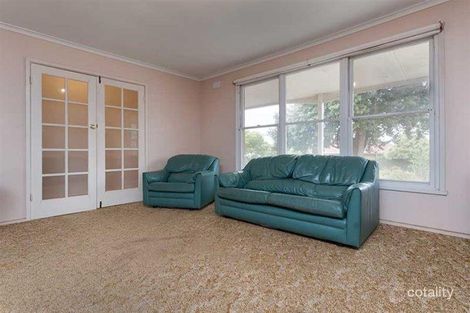 Property photo of 36 Felton Avenue Sunbury VIC 3429