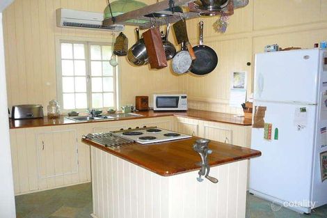 Property photo of 2224 Wynnum Road Wynnum QLD 4178