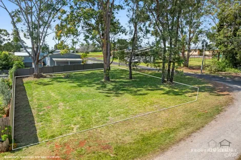 6 Iris St, Russell Island, QLD 4184