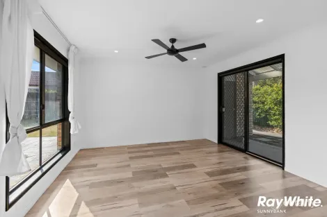 Property photo of 24 Wilshire Place Runcorn QLD 4113