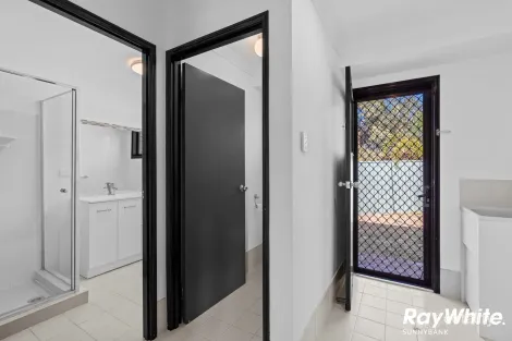 Property photo of 24 Wilshire Place Runcorn QLD 4113