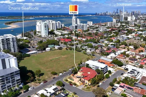 9/10-12 Bath St, Labrador, QLD 4215