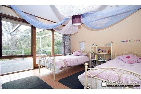 Property photo of 18 Kinlyside Avenue Jerrabomberra NSW 2619