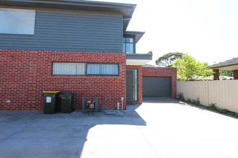 Property photo of 2/4 Alexina Street St Albans VIC 3021