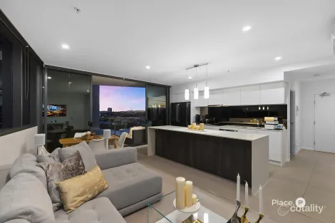 10910/300 Old Cleveland Rd, Coorparoo, QLD 4151