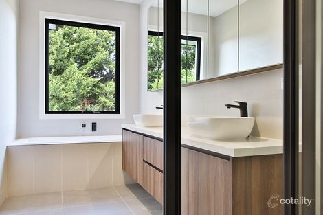 Property photo of 3/2 Morrison Crescent Doncaster VIC 3108
