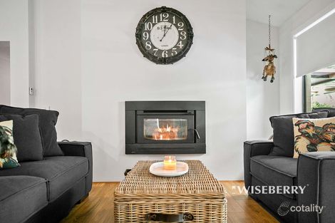Property photo of 4 Kiewa Close Wyee Point NSW 2259