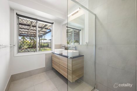 Property photo of 13 Sunbird Chase Parrearra QLD 4575