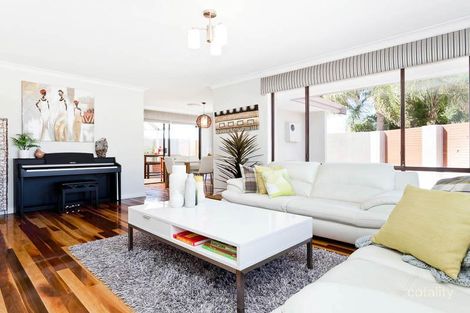 Property photo of 6 Lea Place Sorrento WA 6020