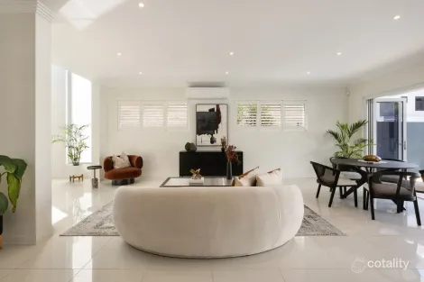 Property photo of 7 Seagull Avenue Mermaid Beach QLD 4218