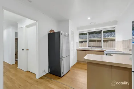 Property photo of 6 Lachlan Close Cranbourne North VIC 3977