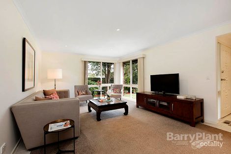 Property photo of 10 Greenwoods Close Dingley Village VIC 3172