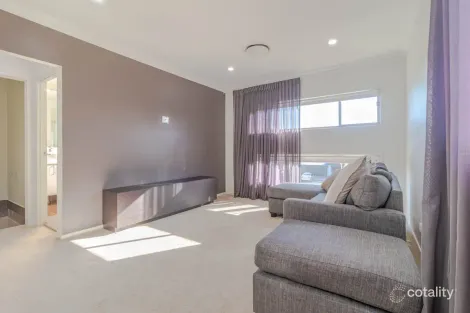 Property photo of 10 Sudbury Drive Pimpama QLD 4209