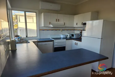 Property photo of 33 Ocean Street Tannum Sands QLD 4680