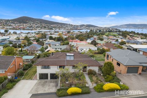 5 Moirunna Rd, Lindisfarne, TAS 7015