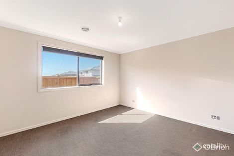 Property photo of 8 Trainers Way Clyde North VIC 3978