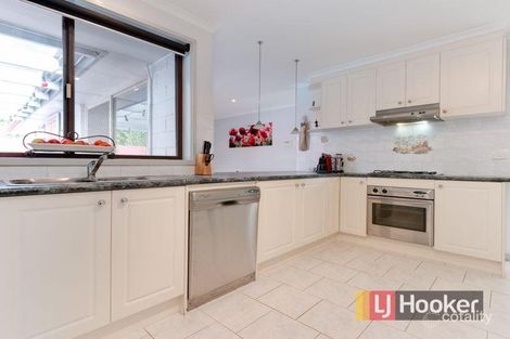 Property photo of 7 Hughes Close Endeavour Hills VIC 3802