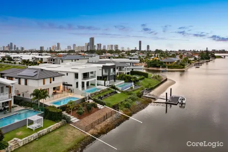 Property photo of 70 Lakeview Boulevard Mermaid Waters QLD 4218