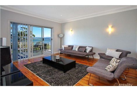 284 Northcliffe Dr, Lake Heights, NSW 2502