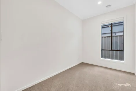 Property photo of 82 Eaglemont Drive Strathtulloh VIC 3338