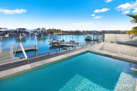 2/8 St Vincents Ct, Minyama, QLD 4575