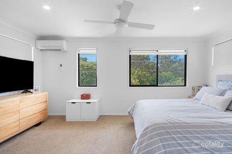 Property photo of 22 Equinox Street Taringa QLD 4068