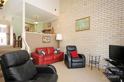 Property photo of 4/59 Hooker Boulevard Broadbeach Waters QLD 4218