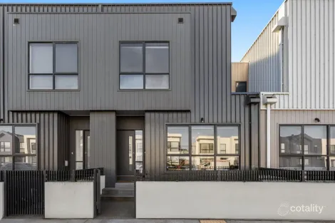 18 Tanzanite Ct, Berwick, VIC 3806