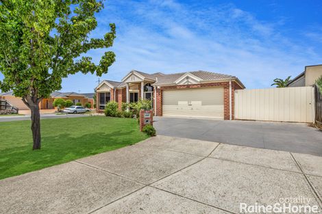 Property photo of 13 Cremorne Grove Taylors Hill VIC 3037