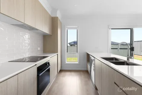 Property photo of 18 Currawong Street Kalkallo VIC 3064