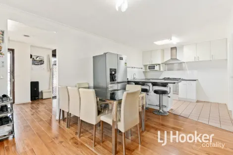 Property photo of 111 Ormond Road Hampton Park VIC 3976