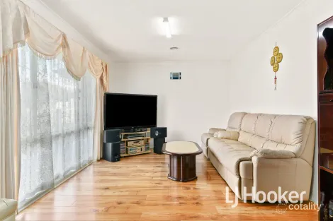Property photo of 111 Ormond Road Hampton Park VIC 3976