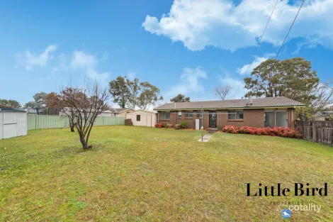 Property photo of 12 McGlinn Place Gowrie ACT 2904