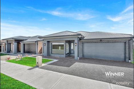 7 Roderick Dr, Pakenham, VIC 3810