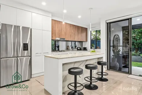 10/37 Sickle Ave, Hope Island, QLD 4212