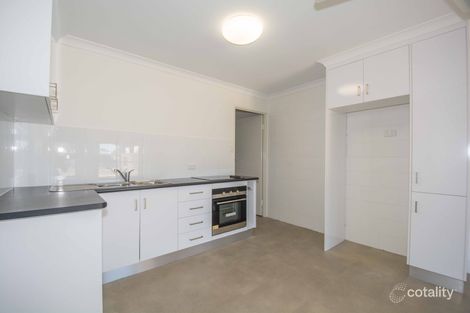 2/2 Robertson St, Kepnock, QLD 4670