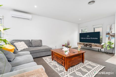 Property photo of 9/7 Koomaloo Place Carrum Downs VIC 3201