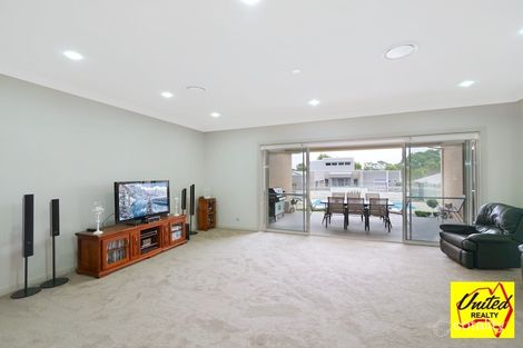 Property photo of 30 Twin Creeks Drive Luddenham NSW 2745