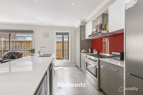 Property photo of 16 Beatham Way Cranbourne East VIC 3977