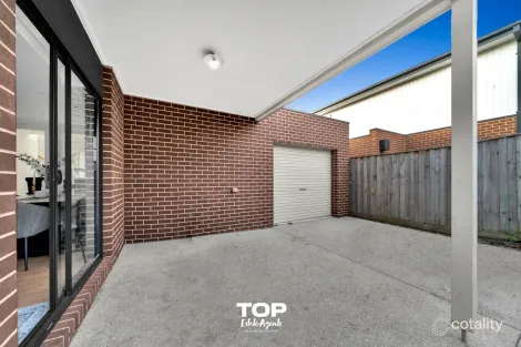 Property photo of 1 Hut Road Clyde North VIC 3978