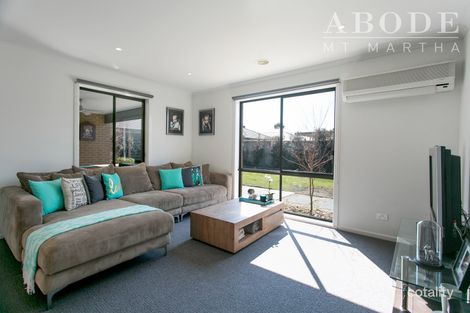 Property photo of 8 Klarica Close Mount Martha VIC 3934