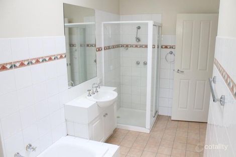 2/1 Amdura Rd, Doncaster East, VIC 3109