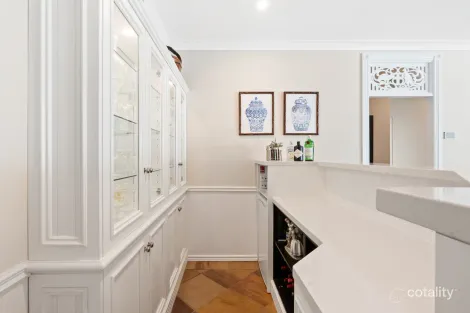 Property photo of 18 Greg Norman Crescent Parkwood QLD 4214