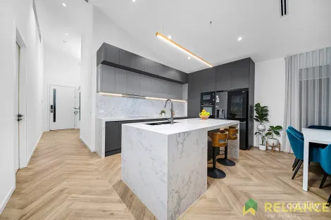 Property photo of 22 Mewat Circuit Thornhill Park VIC 3335