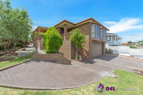 Property photo of 14 Georgette Crescent Endeavour Hills VIC 3802